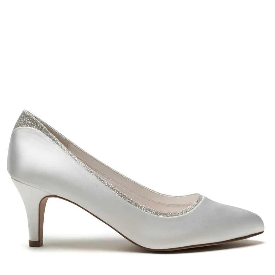 Low Heel Wedding Shoes Can Be Beautiful and Comfortable – Ellie Wren